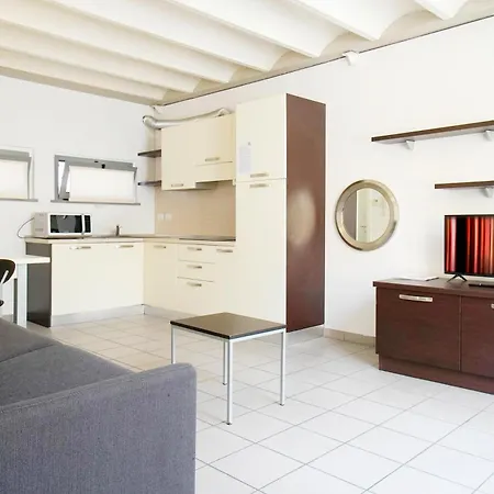 Moderno Per 4 Persone Lecco